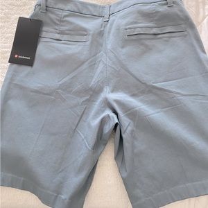 BRAND NEW, TAGS ON: 33W Men's Grey Lulu Lemon 9" Commission Short Classic